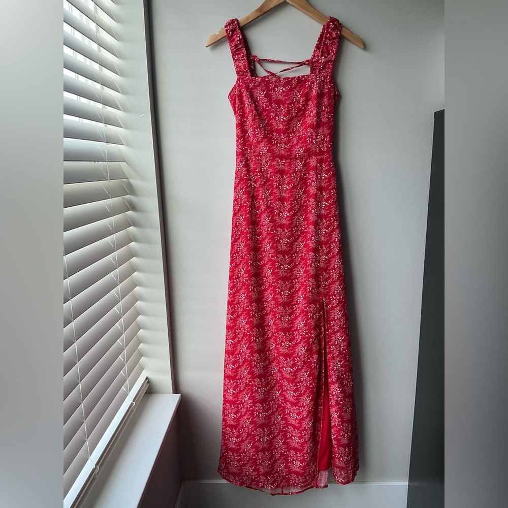 Lulu’s red leafy floral dress size small